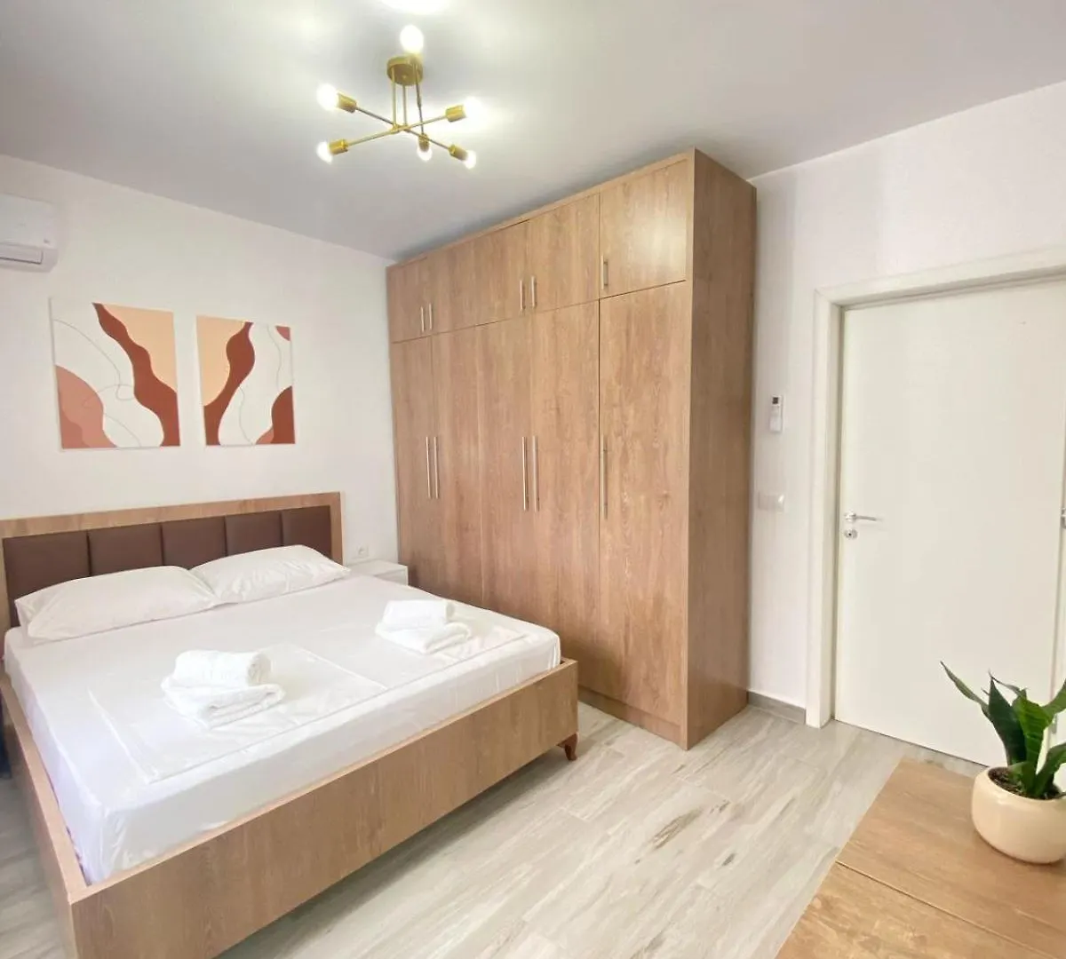 Azure Nest Apartment Sarandë Albania